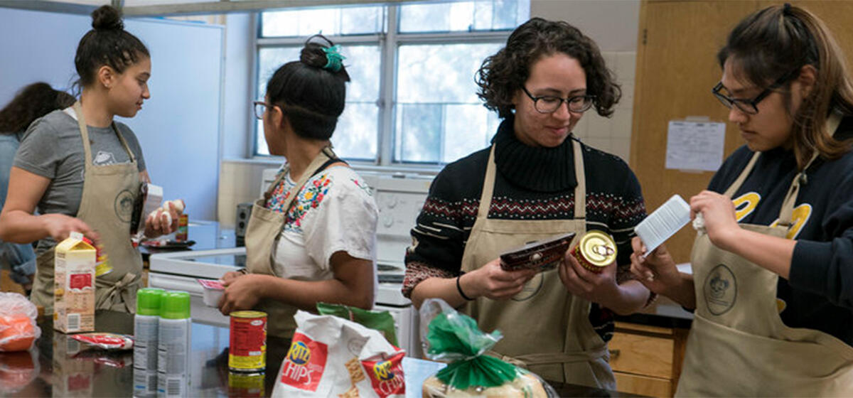 UC Berkeley hope scholars cooking in together